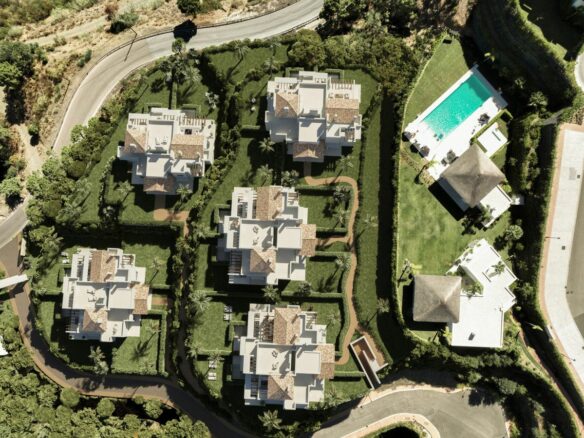 Apartment Of 114 M² With Sea View In Benahavis