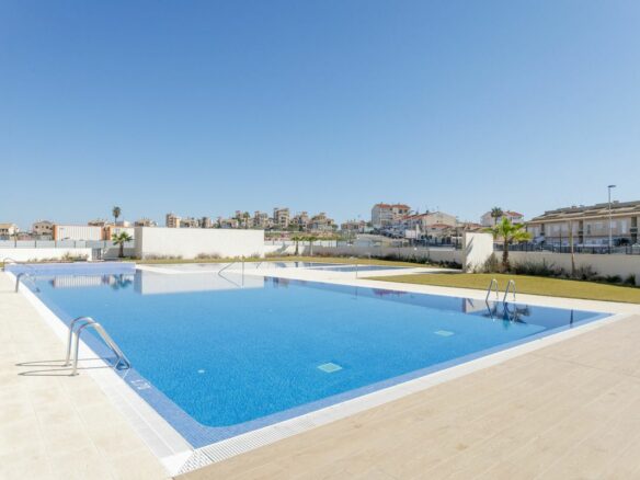 3-bedroom Apartment In Torrevieja, Spain (96 M²)