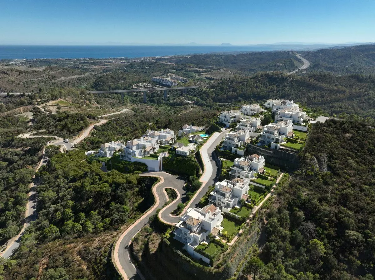 Apartment Of 114 M² With Sea View In Benahavis