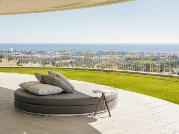 Apartment Of 219 M² In Benahavis, Spain