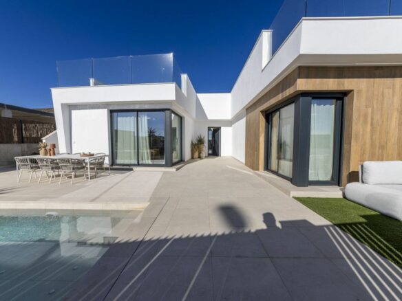 Villa Of 106 M² In Baños Y Mendigo, Spain