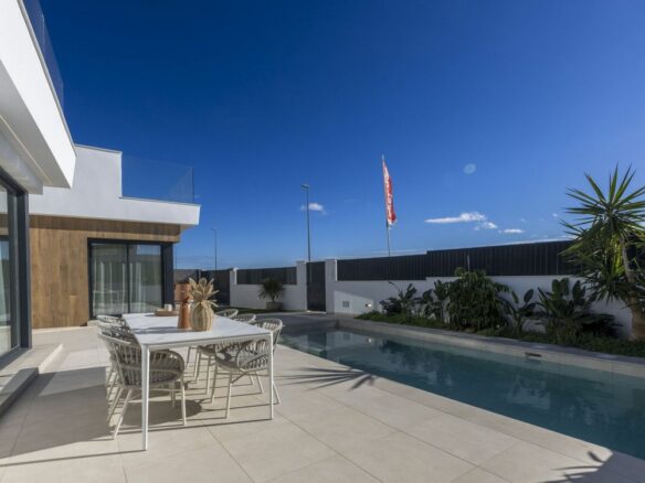 Villa Of 106 M² In Baños Y Mendigo, Spain