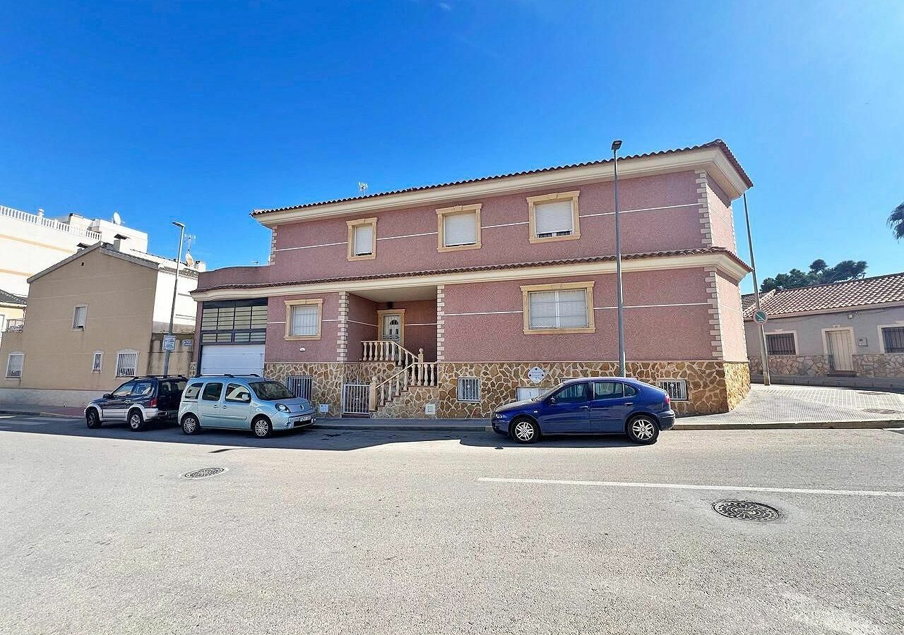 Villa Of 322 M² In Formentera Del Segura