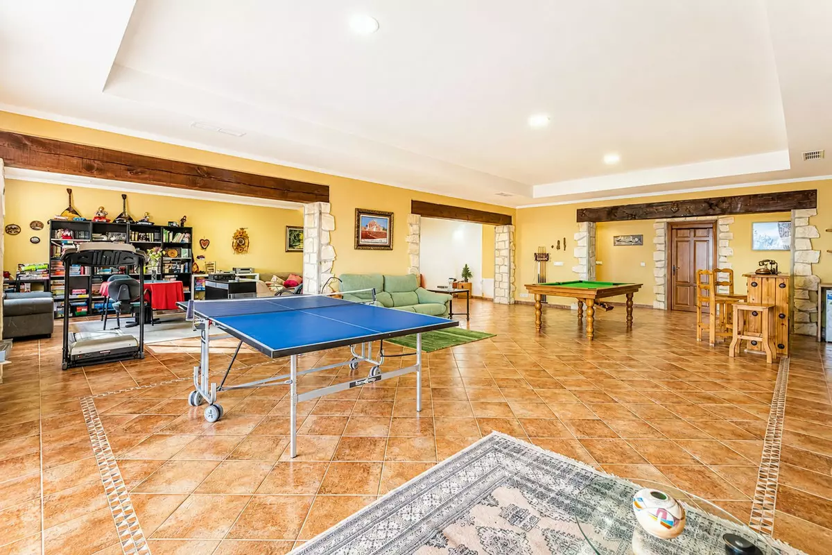 Detached Villa Of 800 M² In Estepona, Spain