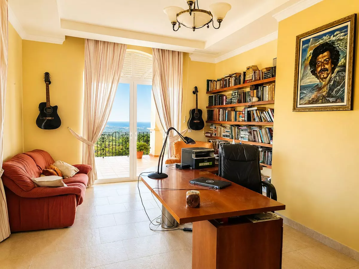 Detached Villa Of 800 M² In Estepona, Spain