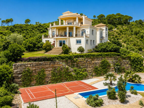 Detached Villa Of 800 M² In Estepona, Spain