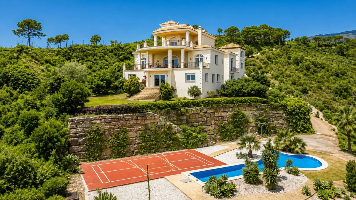 Detached Villa Of 800 M² In Estepona, Spain