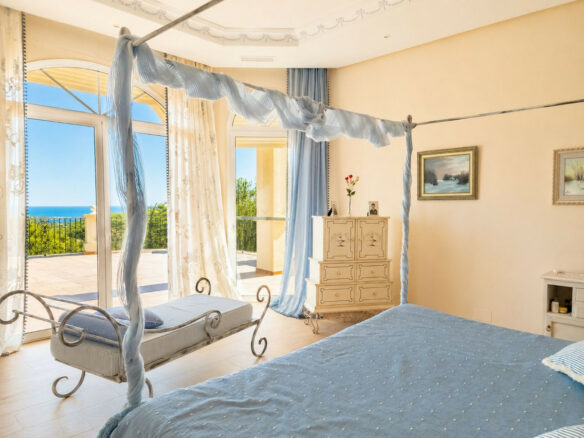Detached Villa Of 800 M² In Estepona, Spain