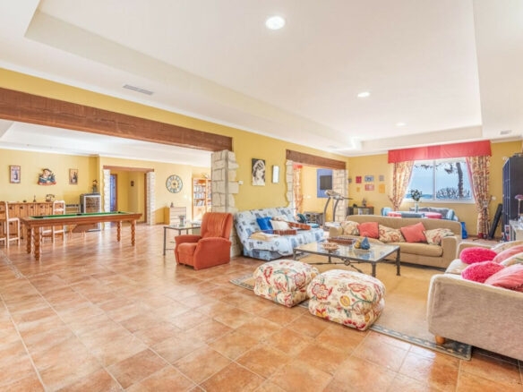 Detached Villa Of 800 M² In Estepona, Spain