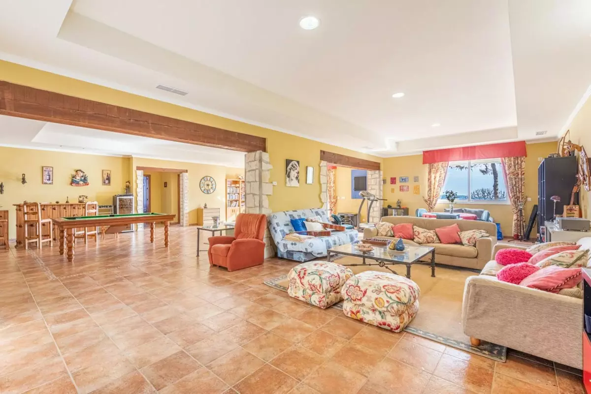 Detached Villa Of 800 M² In Estepona, Spain