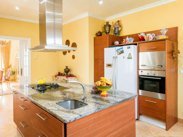 Detached Villa Of 800 M² In Estepona, Spain