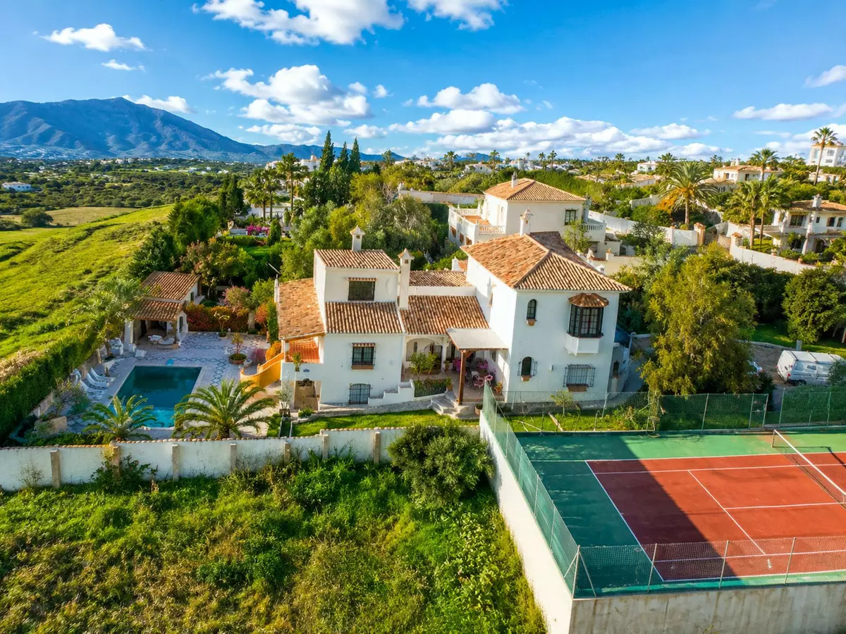 5-bedroom House In Estepona, Spain (450 M²)