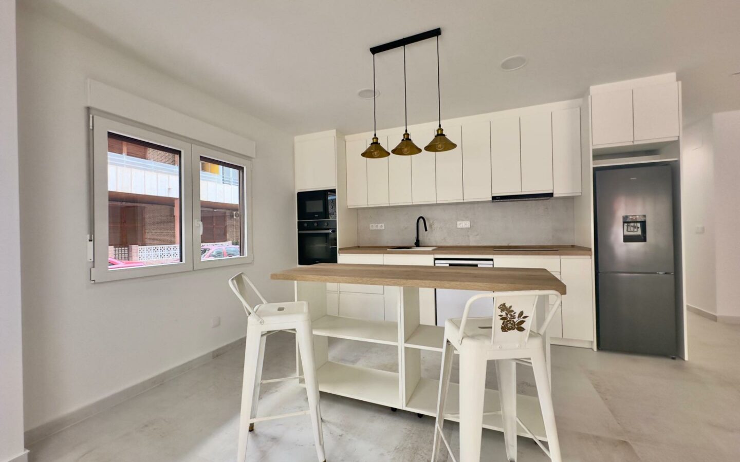 3-bedroom Apartment In Torrevieja, Spain (150 M²)