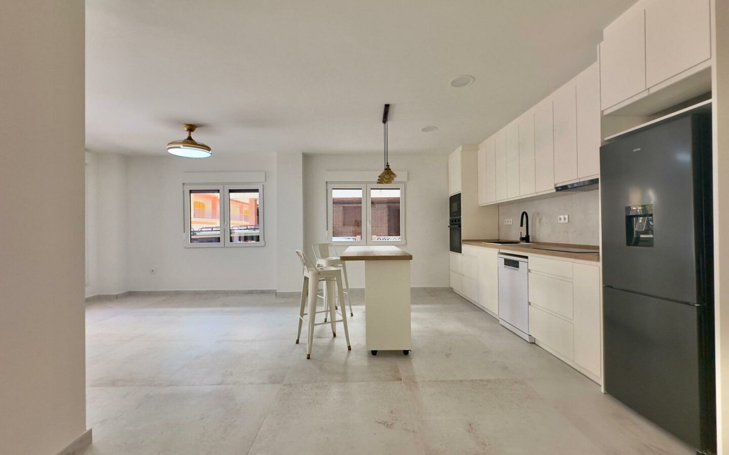 3-bedroom Apartment In Torrevieja, Spain (150 M²)
