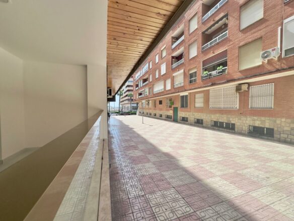 3-bedroom Apartment In Torrevieja, Spain (150 M²)