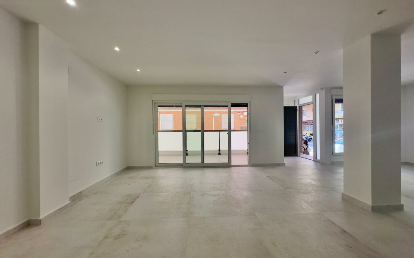 3-bedroom Apartment In Torrevieja, Spain (150 M²)