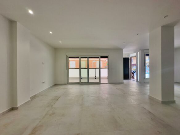 3-bedroom Apartment In Torrevieja, Spain (150 M²)