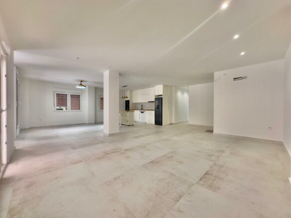 3-bedroom Apartment In Torrevieja, Spain (150 M²)