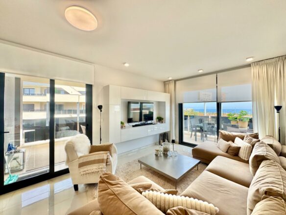 3-bedroom Apartment In Orihuela Costa, Spain (98 M²)