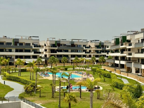3-bedroom Apartment In Orihuela Costa, Spain (98 M²)