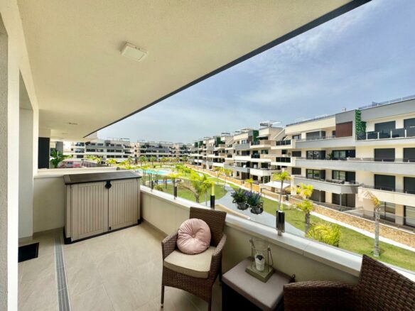 3-bedroom Apartment In Orihuela Costa, Spain (98 M²)