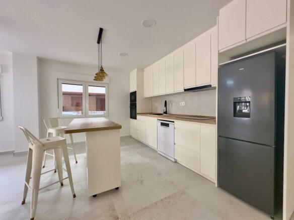 3-bedroom Apartment In Torrevieja, Spain (150 M²)