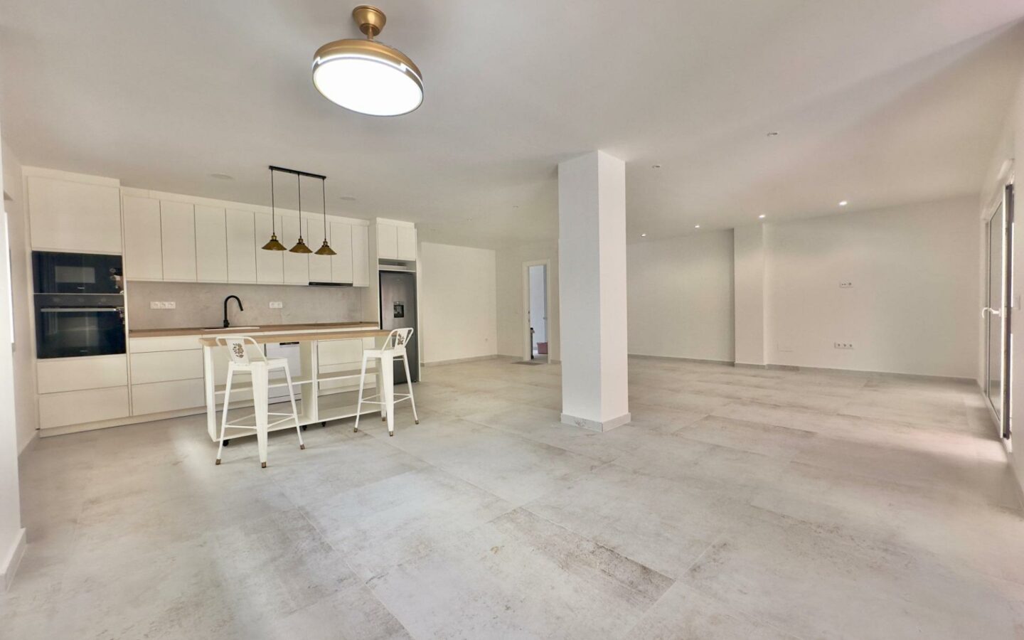 3-bedroom Apartment In Torrevieja, Spain (150 M²)
