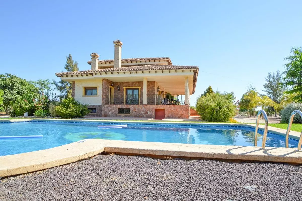 Villa 270 M² In Orihuela, Spain – Mediter Real Estate