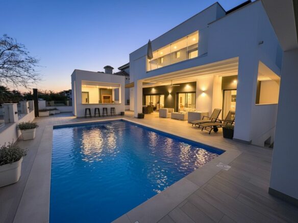 5-bedroom Villa In Torre – Pacheco, Spain