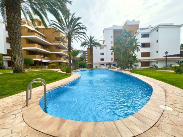 2-bedroom Apartment In Torrevieja, Spain (84 M²)