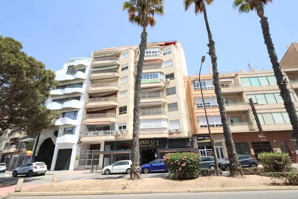 3-bedroom Apartment In Torrevieja, Spain (110 M²)