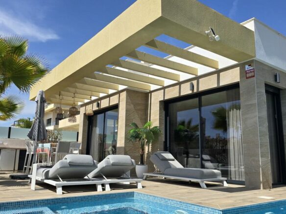 3-bedroom Villa In Los Montesinos, Spain (151 M²)