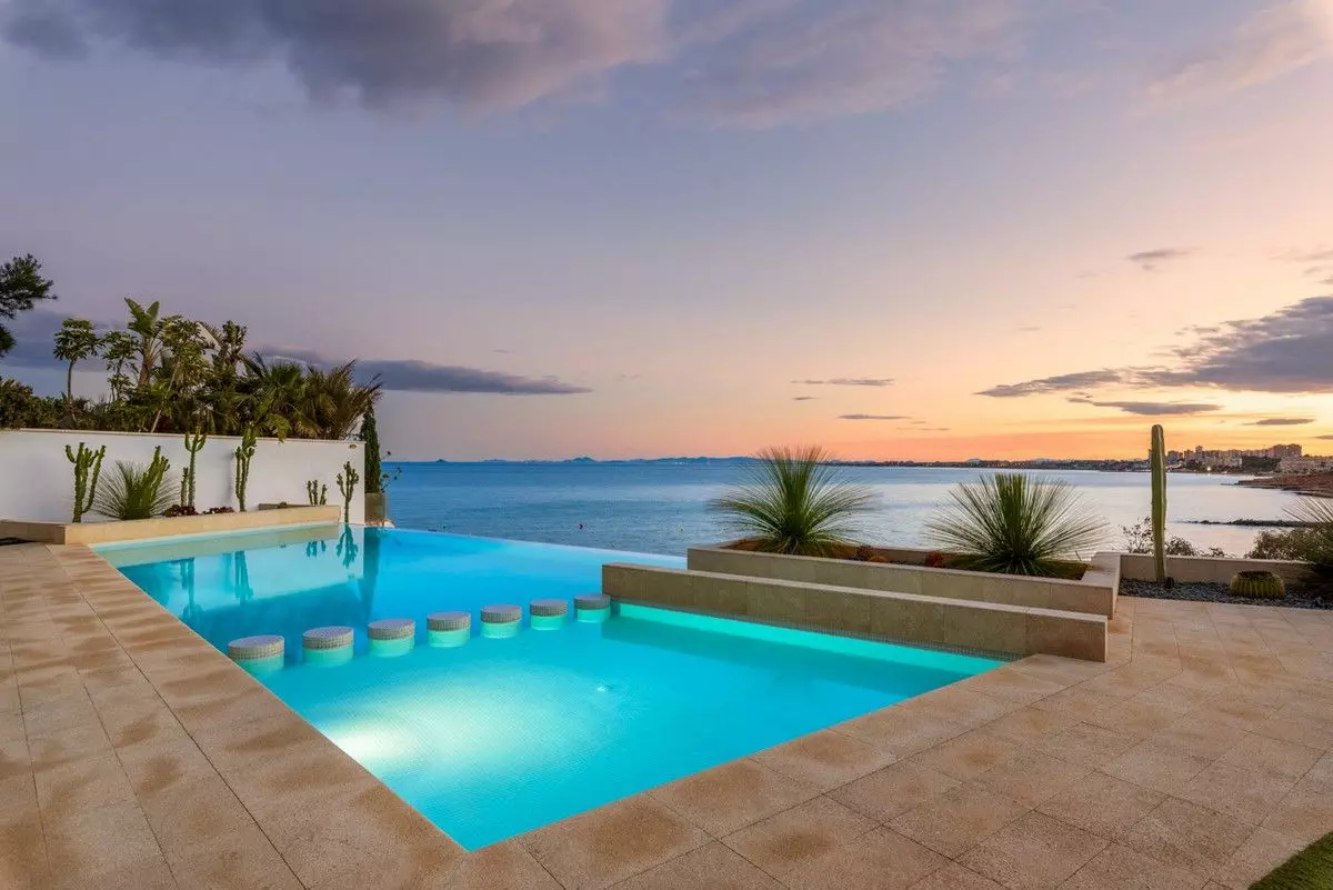 Villa 479 M² In Cabo Roig, Spain – Mediter Real Estate