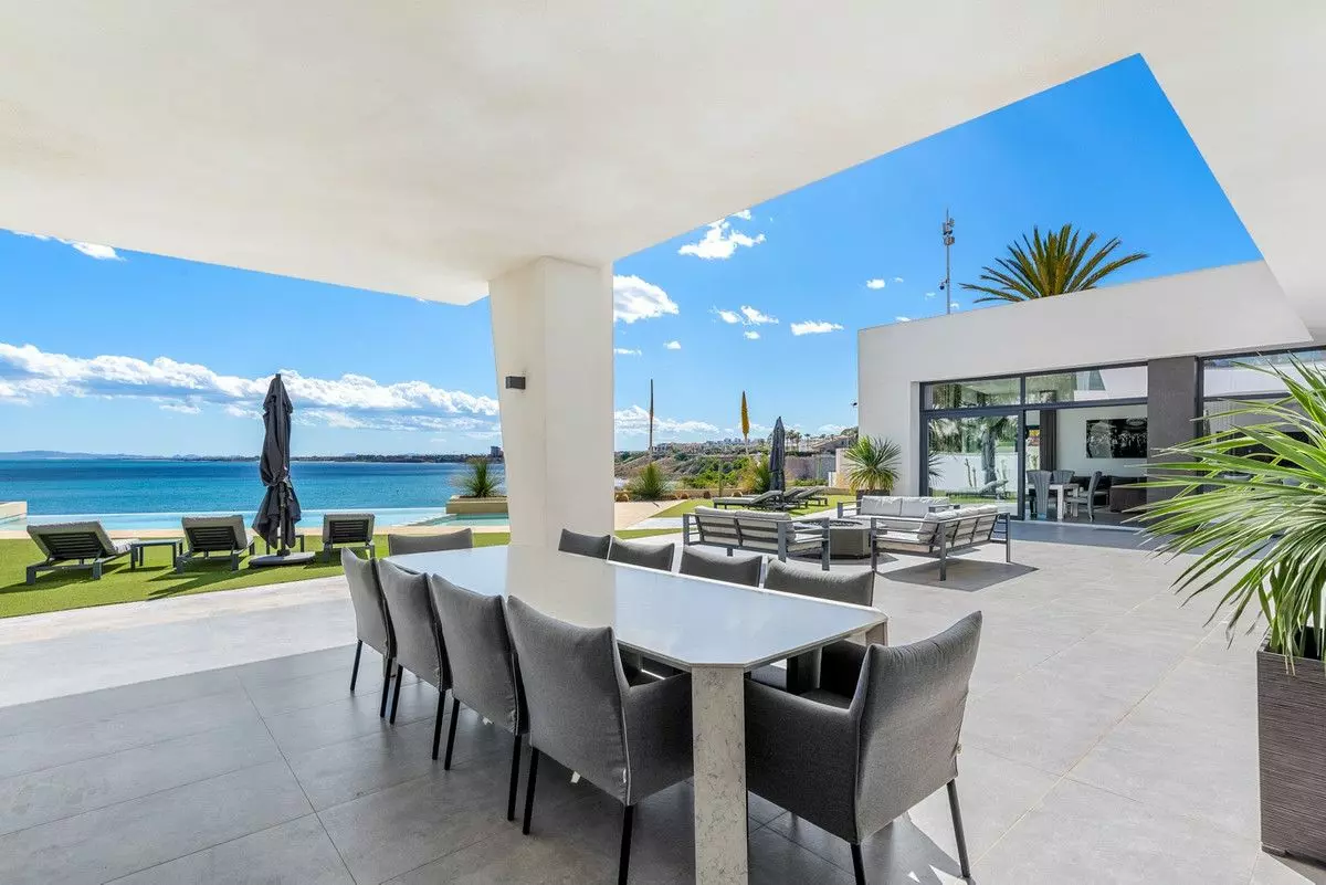Villa 479 M² In Cabo Roig, Spain – Mediter Real Estate