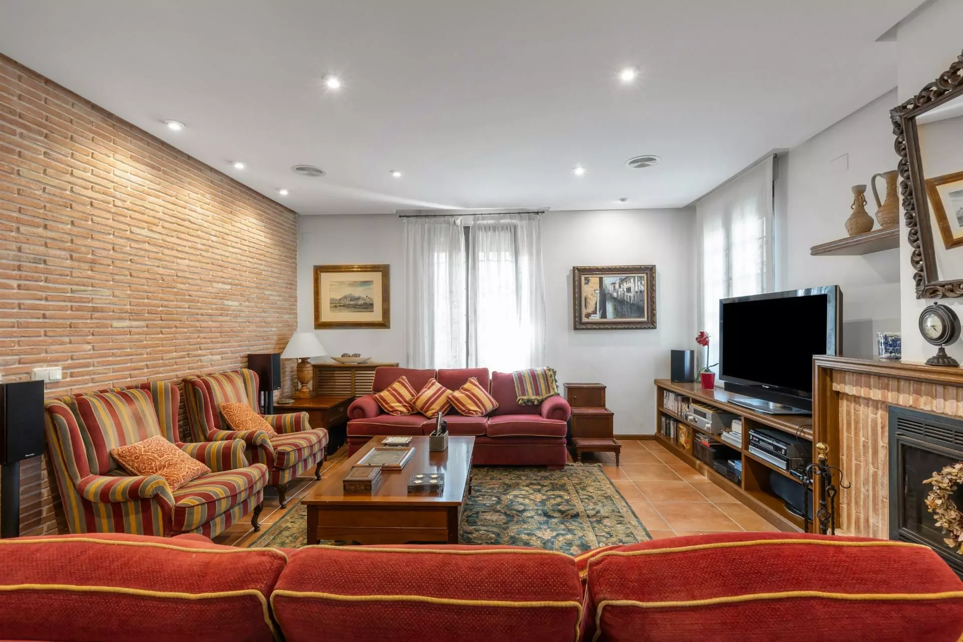 6-bedroom Villa In Torrevieja, Spain (720 M²)