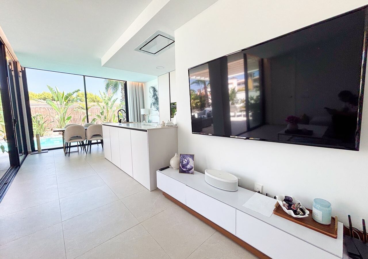 Villa 130 M² In Orihuela Costa, Spain – Mediter Real Estate