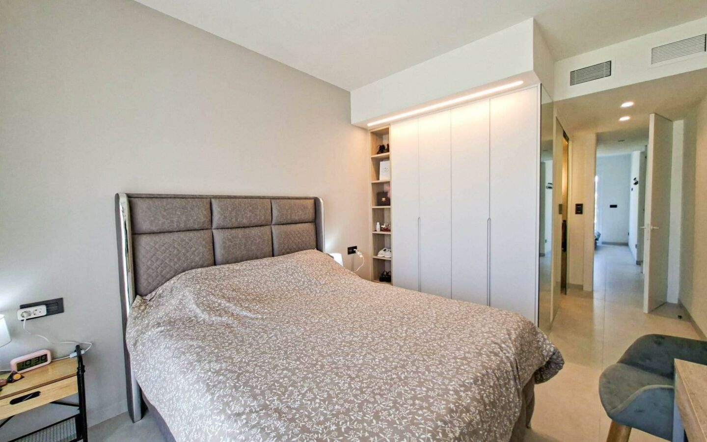 Apartment Of 0 M² With Features In Guardamar Del Segura, Spain