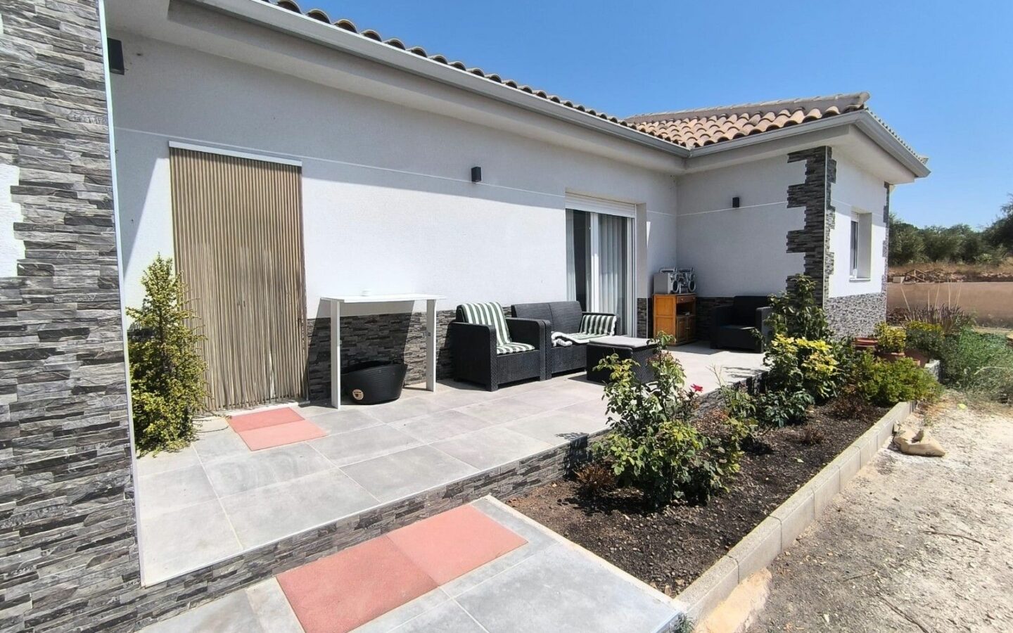 Villa 150 M² In Pinoso, Spain – Mediter Real Estate