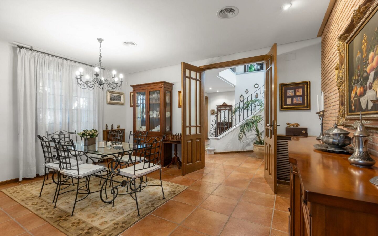 6-bedroom Villa In Torrevieja, Spain (720 M²)