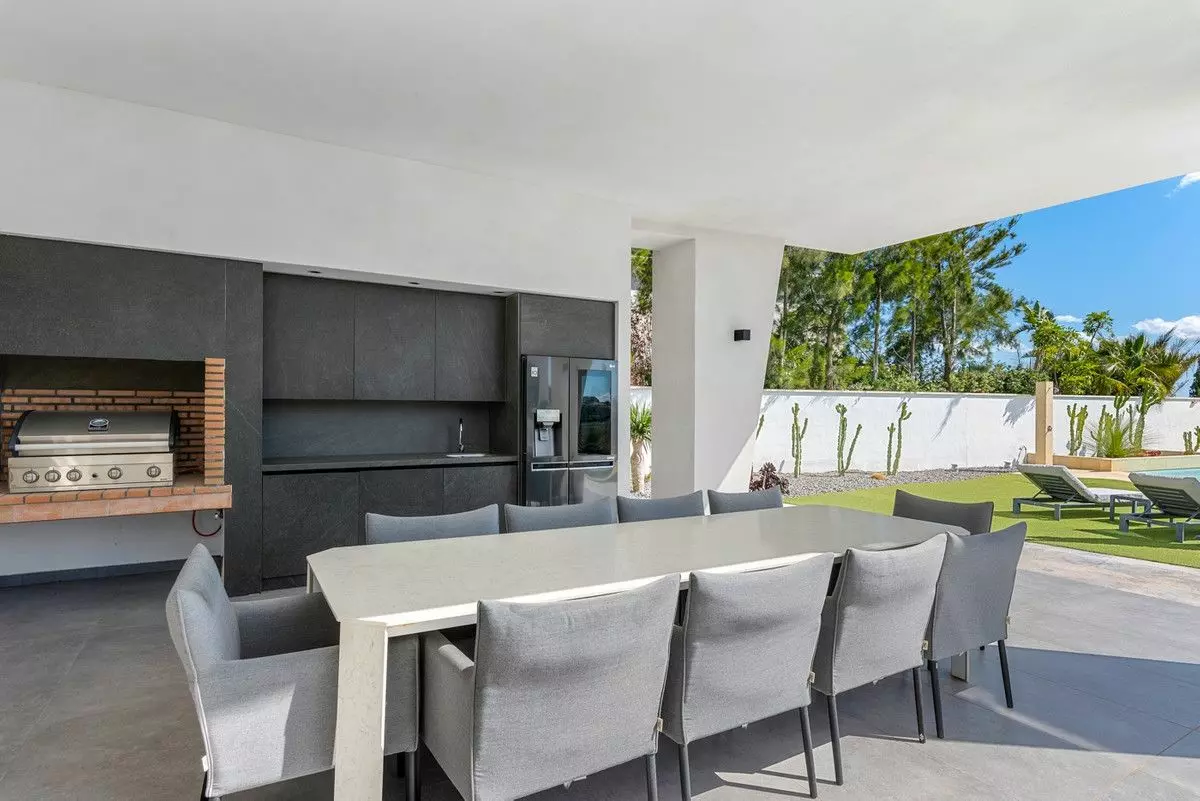 Villa 479 M² In Cabo Roig, Spain – Mediter Real Estate