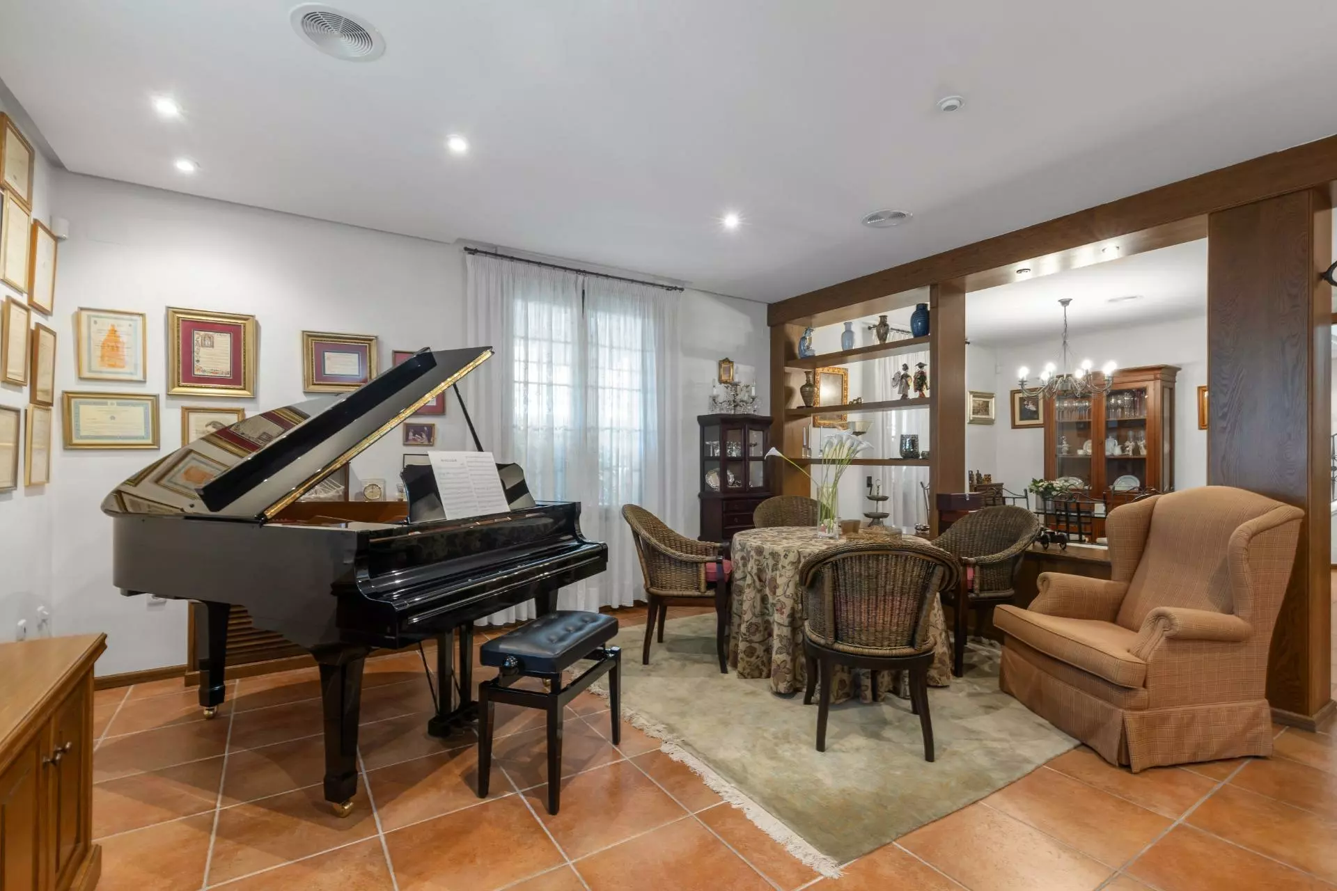 6-bedroom Villa In Torrevieja, Spain (720 M²)