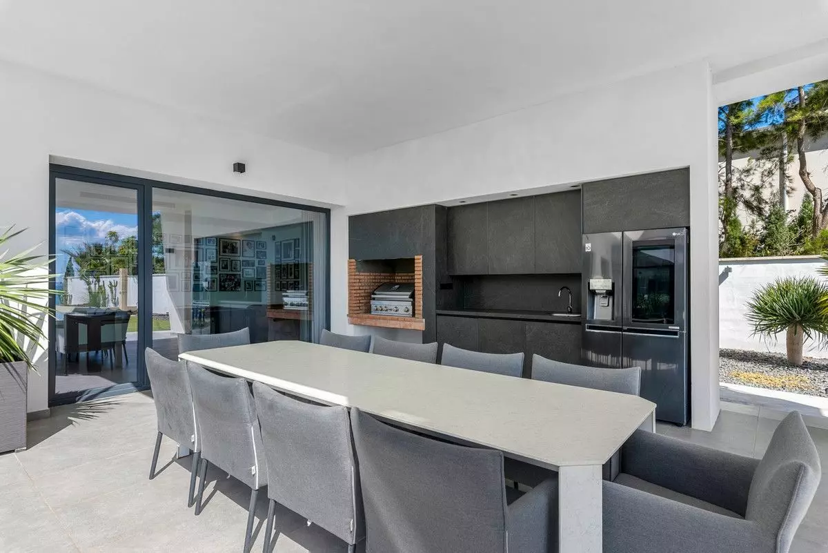 Villa 479 M² In Cabo Roig, Spain – Mediter Real Estate