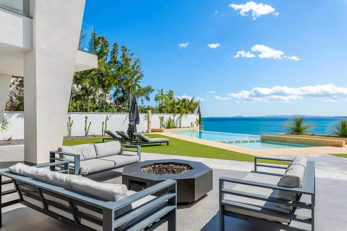 Villa 479 M² In Cabo Roig, Spain – Mediter Real Estate