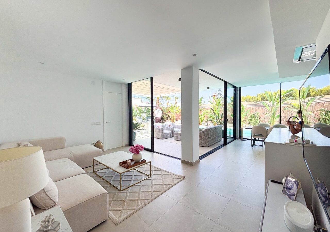 Villa 130 M² In Orihuela Costa, Spain – Mediter Real Estate