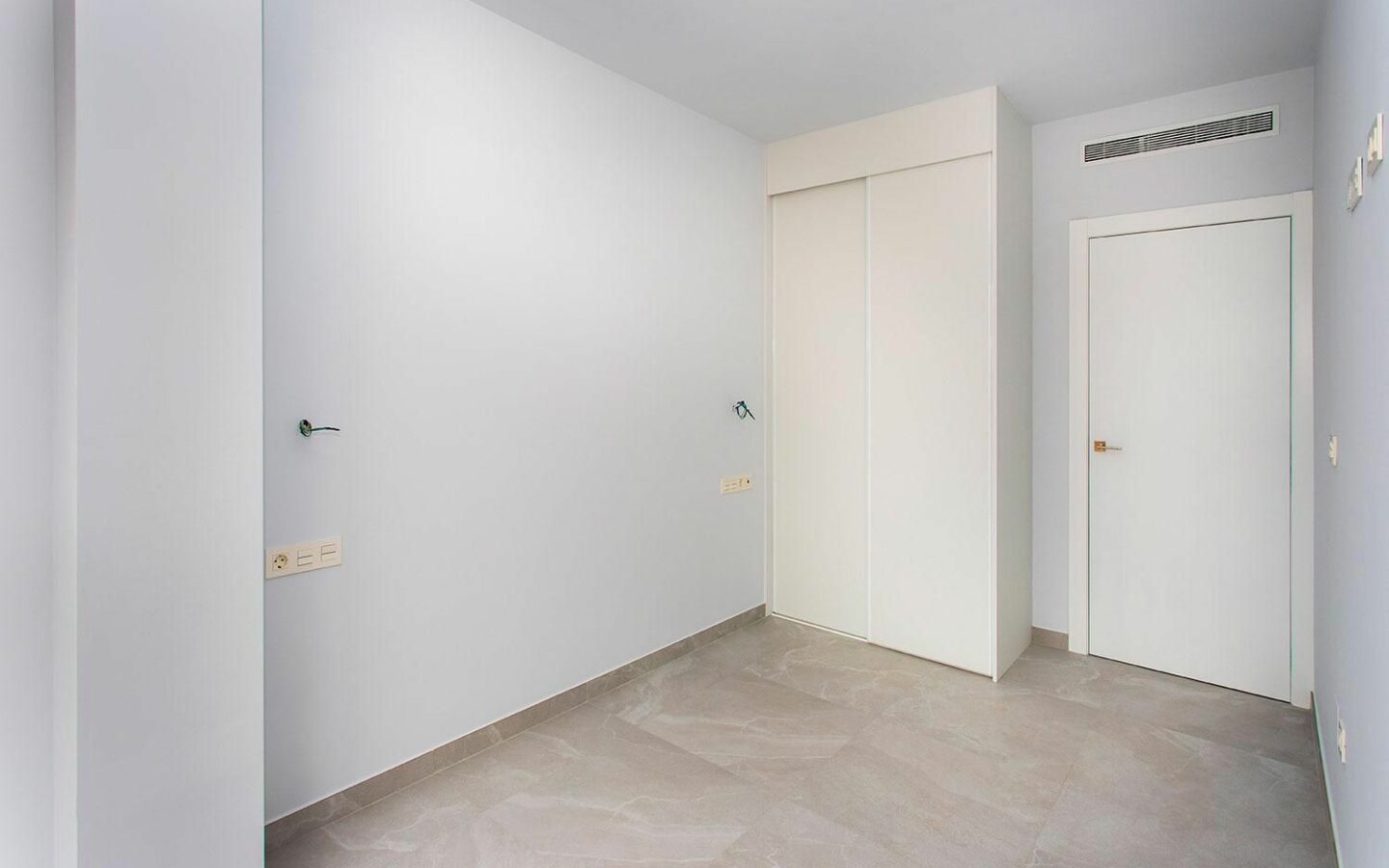 2-bedroom Apartment In Torrevieja, Spain (83 M²)