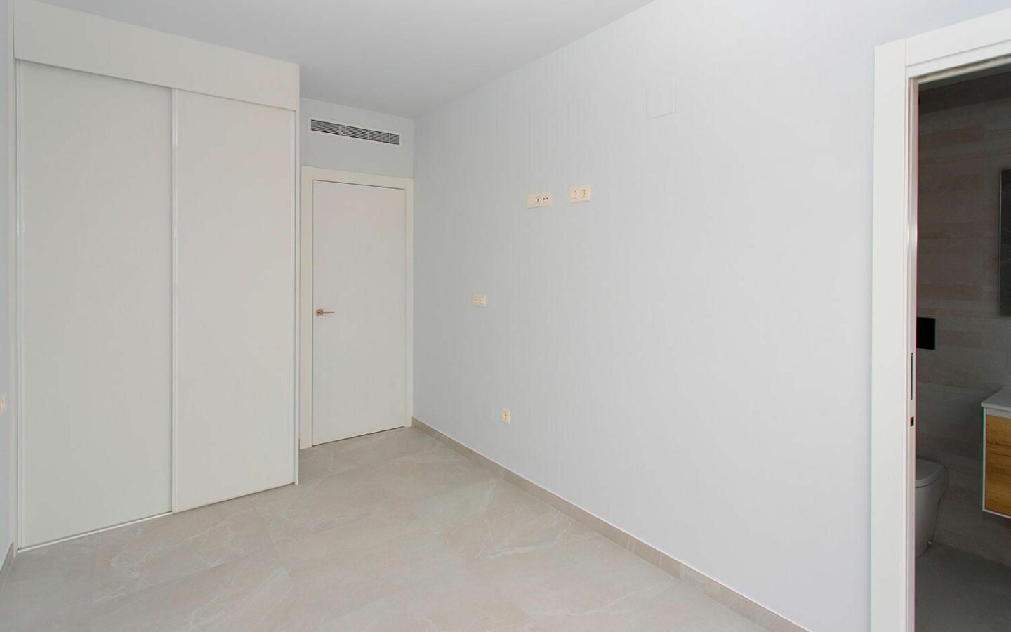 2-bedroom Apartment In Torrevieja, Spain (83 M²)