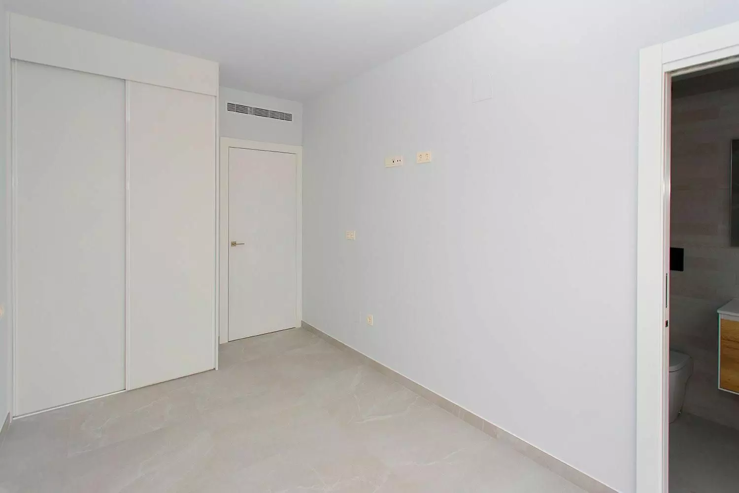 2-bedroom Apartment In Torrevieja, Spain (83 M²)