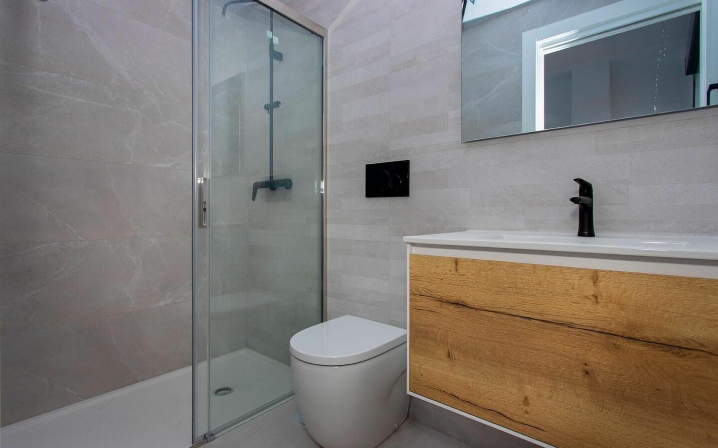 2-bedroom Apartment In Torrevieja, Spain (83 M²)