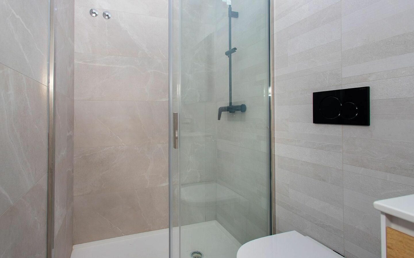 2-bedroom Apartment In Torrevieja, Spain (83 M²)