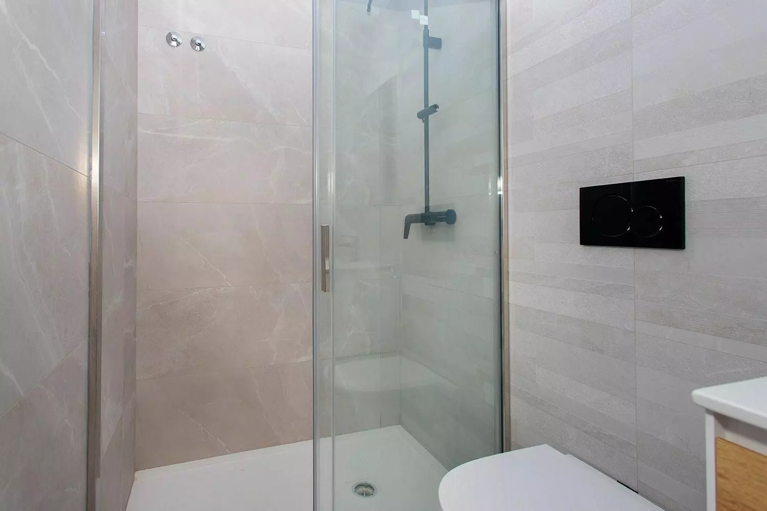 2-bedroom Apartment In Torrevieja, Spain (83 M²)